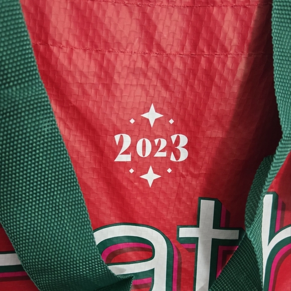 Bath & Body Works Red and Green (Christmas 2023 🎄) Tote Bag Set - Picture 2 of 5